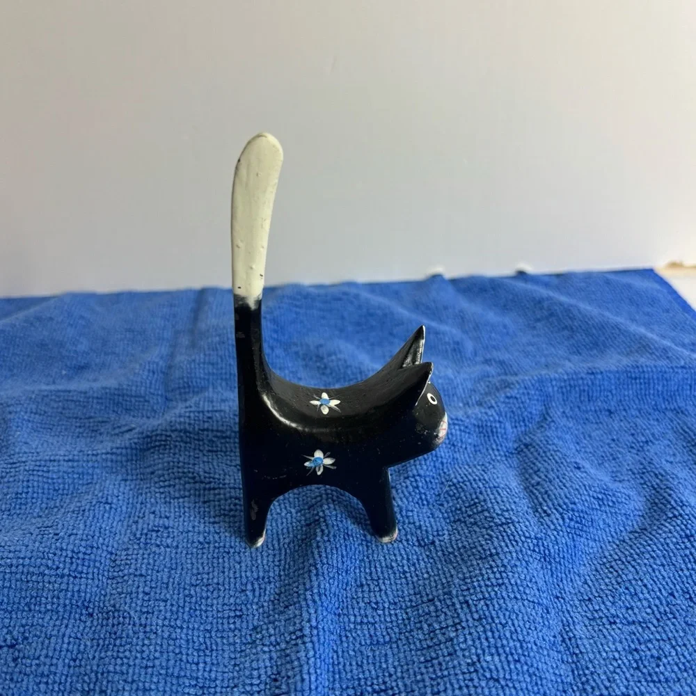 Handcrafted Cat Figurines - Black and Yellow